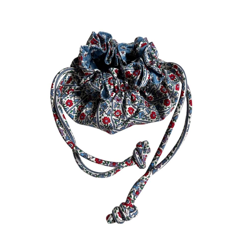 Vera Bradley Drawstring Jewelry Pouch (Bias Mini Vines Ribbons)